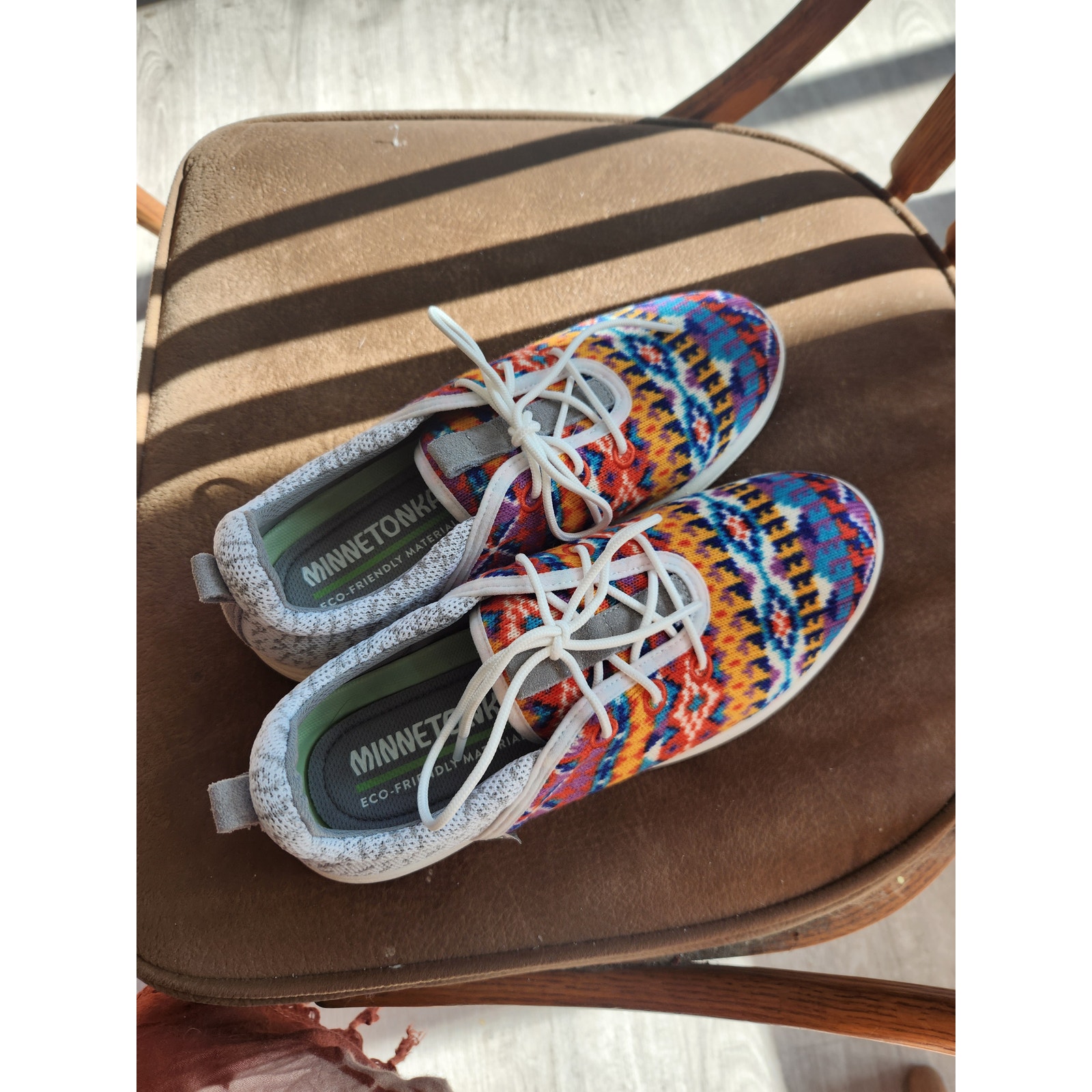 Minnetonka Sneakers EcoFriendly Womens 85 Brand New